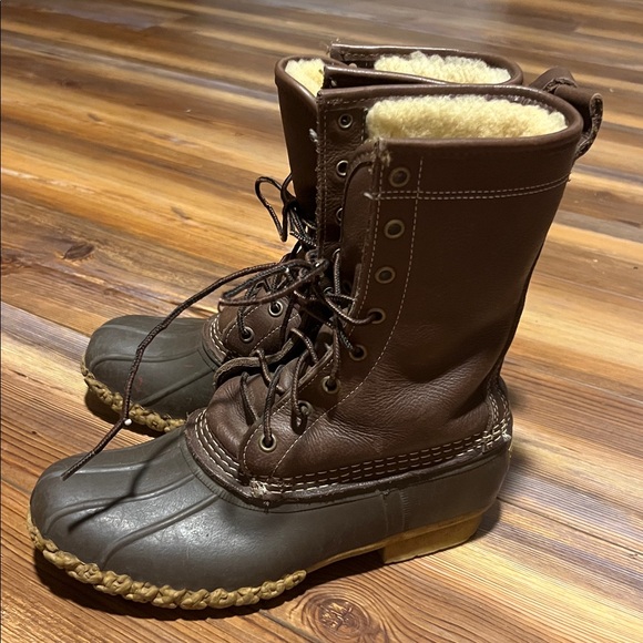 L.L. Bean Women's Bean Boots, 10" Shearling-Lined size 7 - Picture 8 of 11